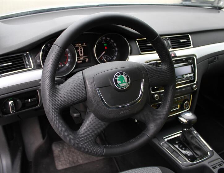 Škoda Superb 12