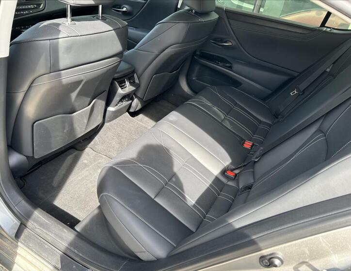 Lexus ES 300h 11