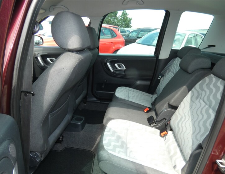 Škoda Roomster 13