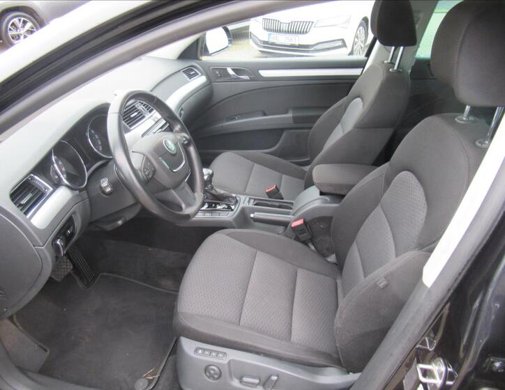 Škoda Superb 14