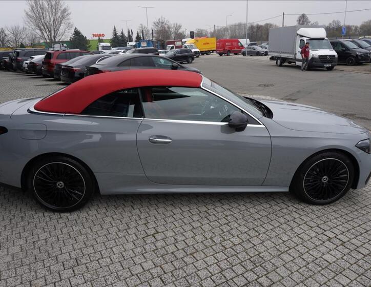 Mercedes-Benz 200 4
