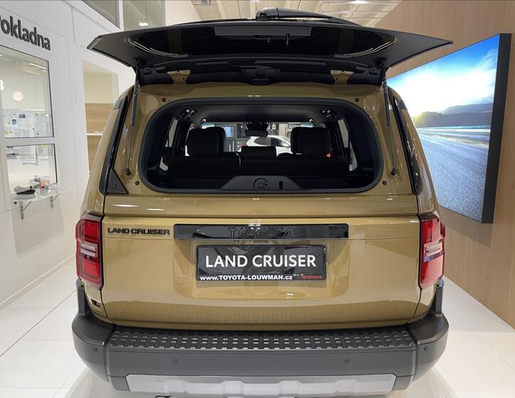 Toyota Land Cruiser 12