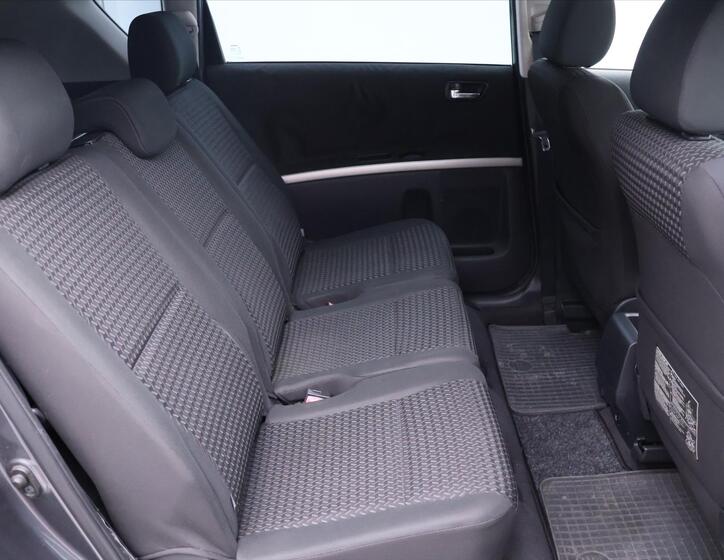 Toyota Corolla Verso 12