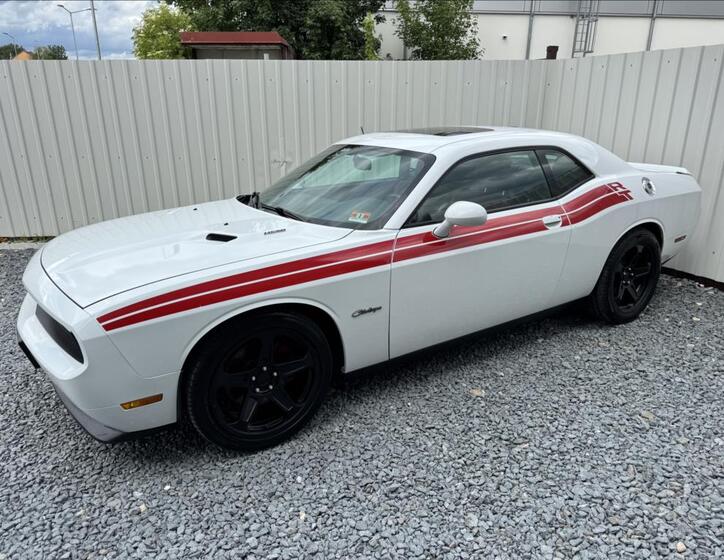 Dodge Challenger 6