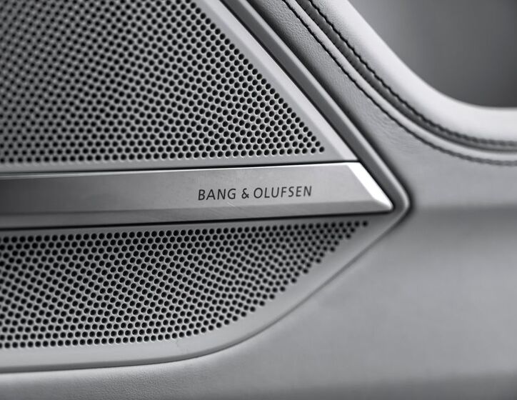 Audi A8 26
