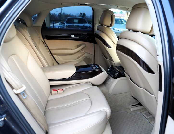 Audi A8 33