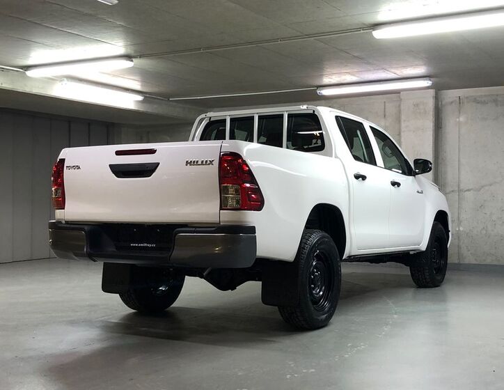 Toyota Hilux 5
