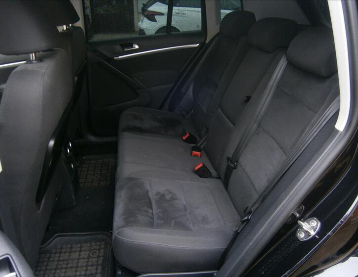 Volkswagen Tiguan 8