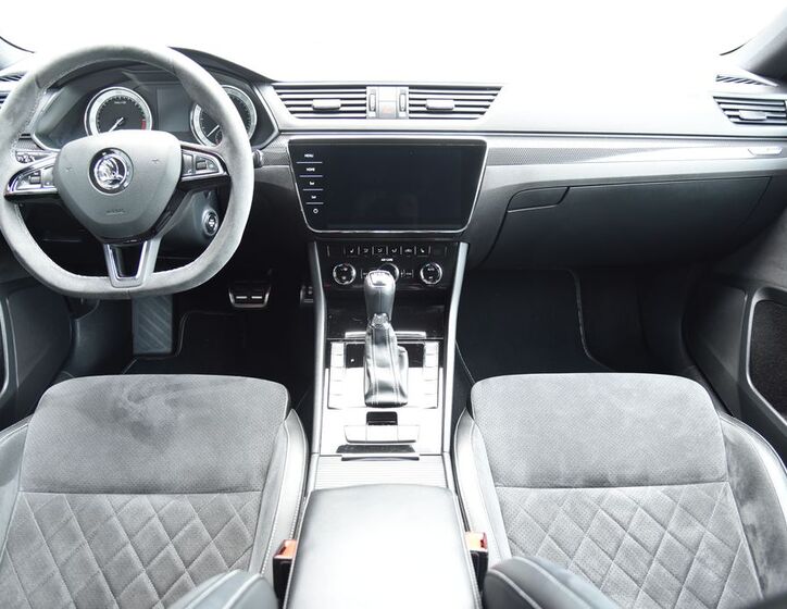 Škoda Superb 28
