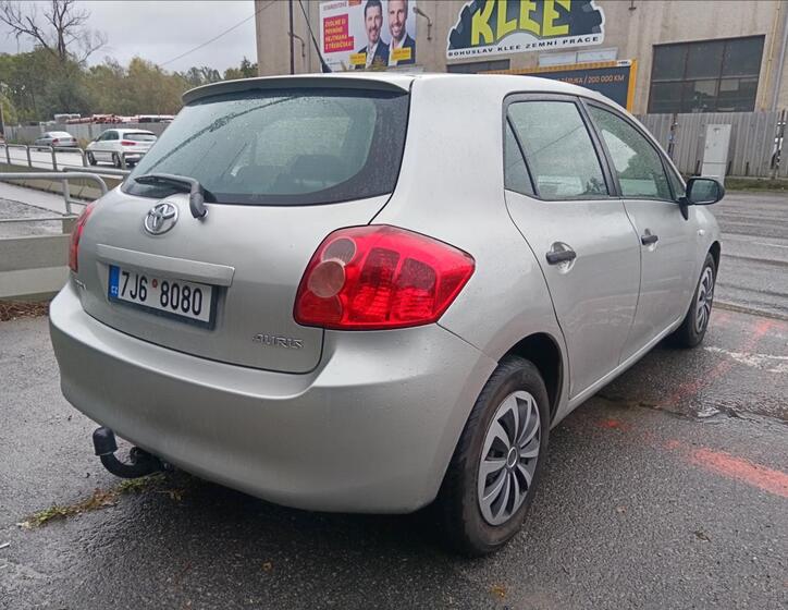 Toyota Auris 10
