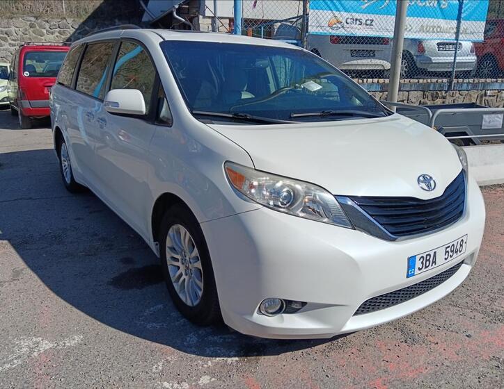Toyota Sienna 17