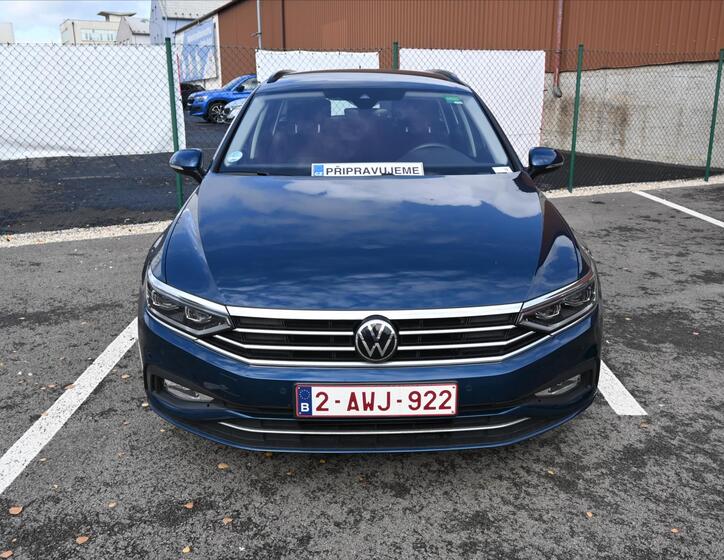 Volkswagen Passat 1