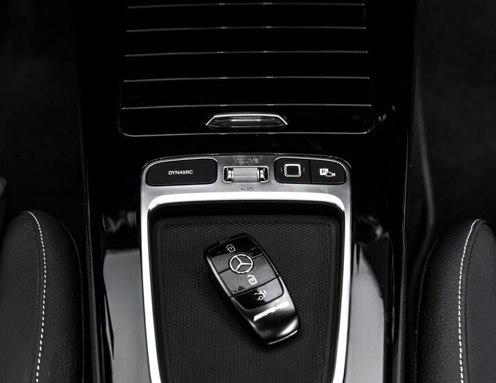 Mercedes-Benz CLA 21