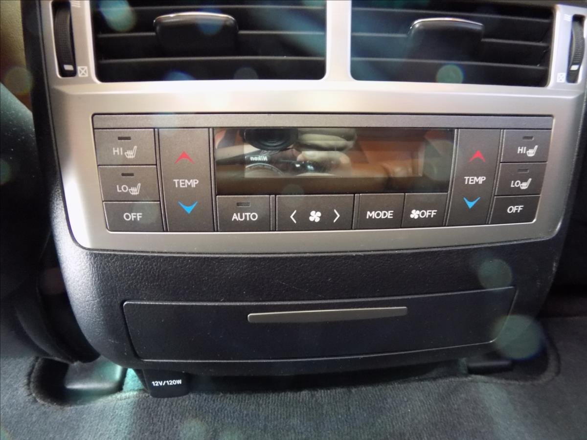 Lexus LX 570