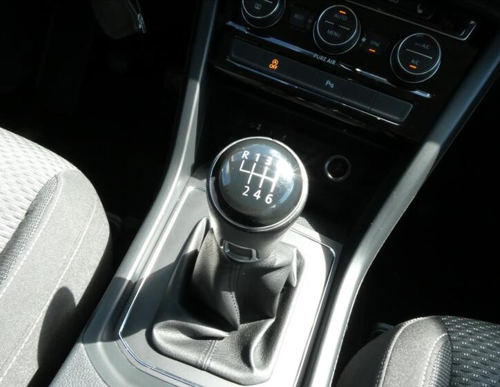 Volkswagen Touran 26