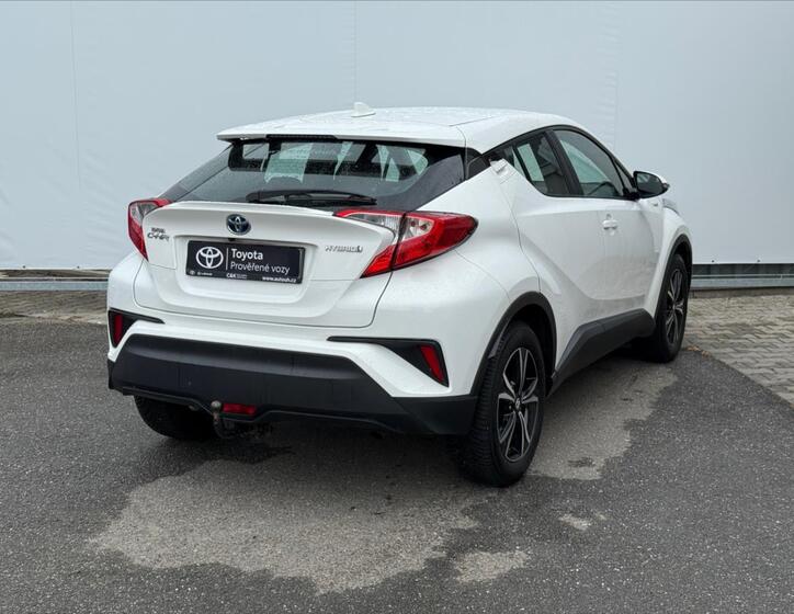 Toyota C-HR 6