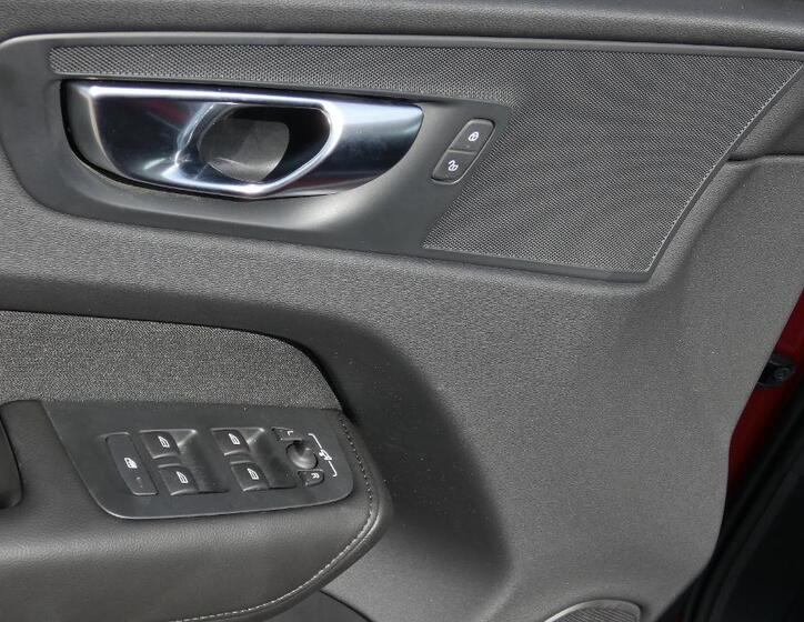 Volvo XC60 9
