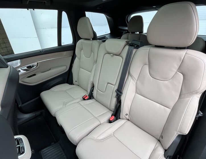 Volvo XC90 30