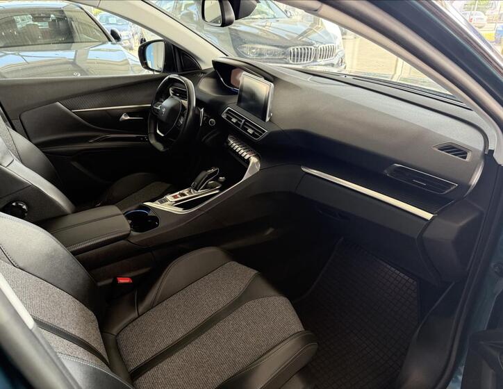 Peugeot 5008 8