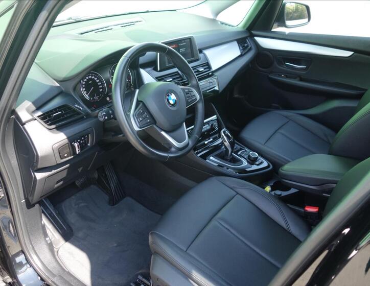 BMW Řada 2 17
