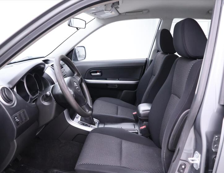 Suzuki Grand Vitara 9