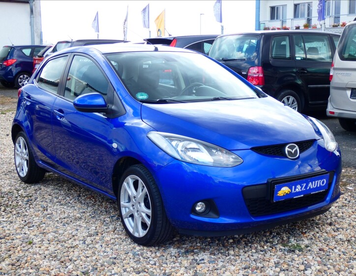 Mazda 2 3