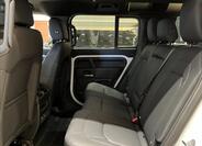 Land Rover Defender 24