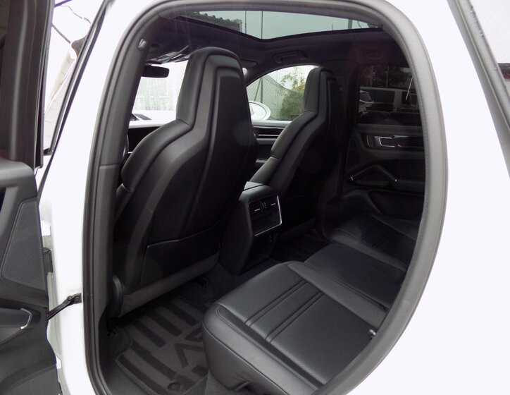 Porsche Cayenne 12