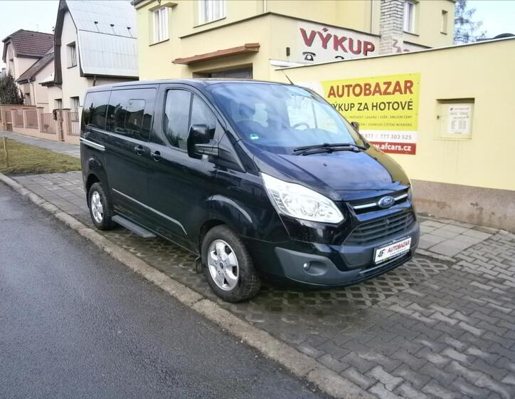 Ford Tourneo Custom 1