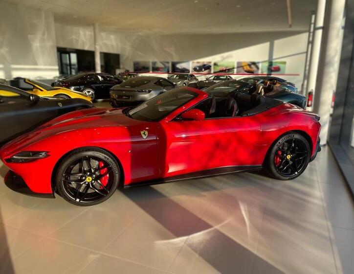 Ferrari Roma 4