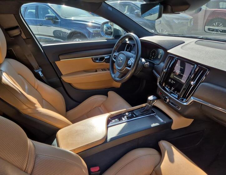Volvo V90 13