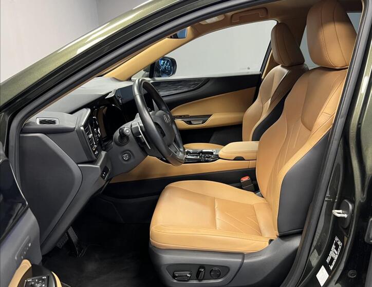 Lexus NX 450h plus 6