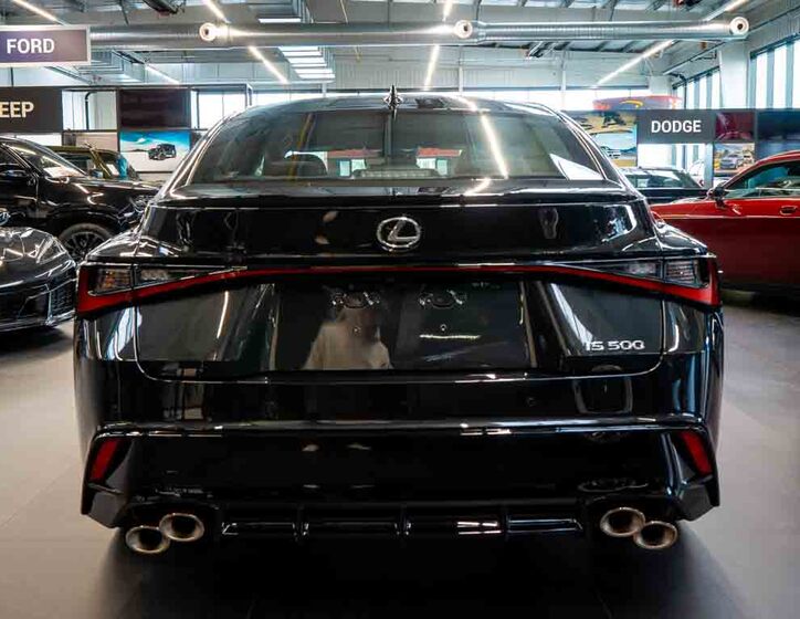 Lexus IS 4