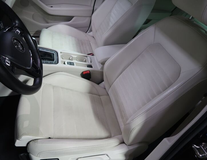 Volkswagen Passat 9
