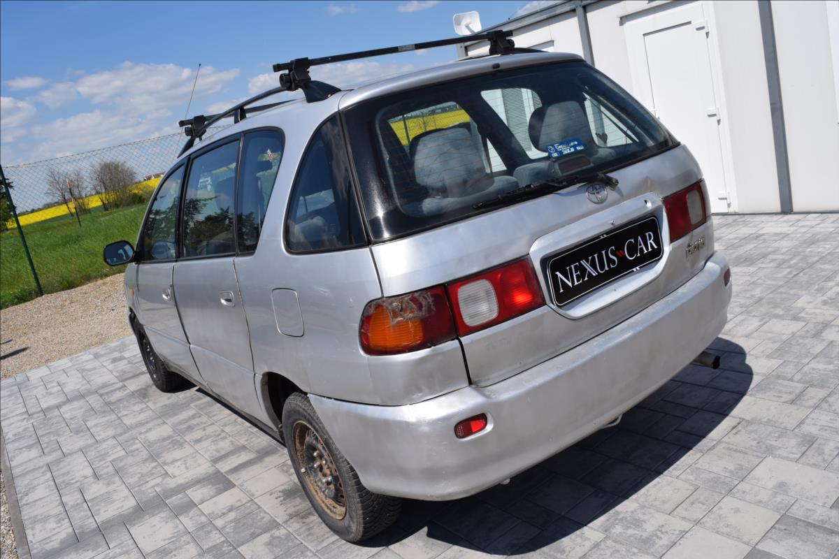 Toyota Picnic