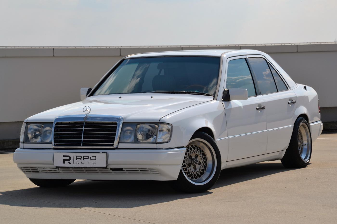 Mercedes-Benz 124