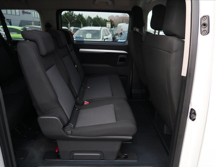 Peugeot Traveller 15