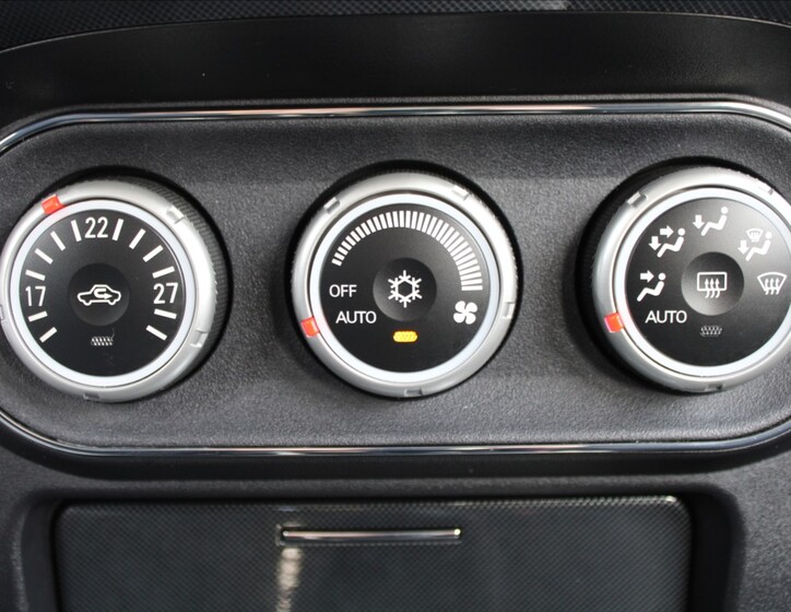 Mitsubishi Lancer 12