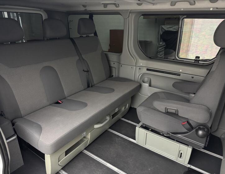 Opel Vivaro 21