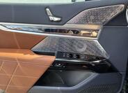 BMW i7 14