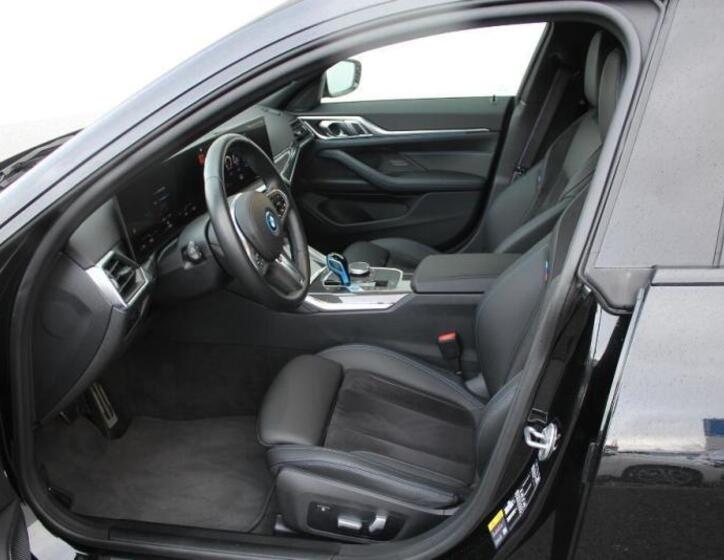 BMW i4 6
