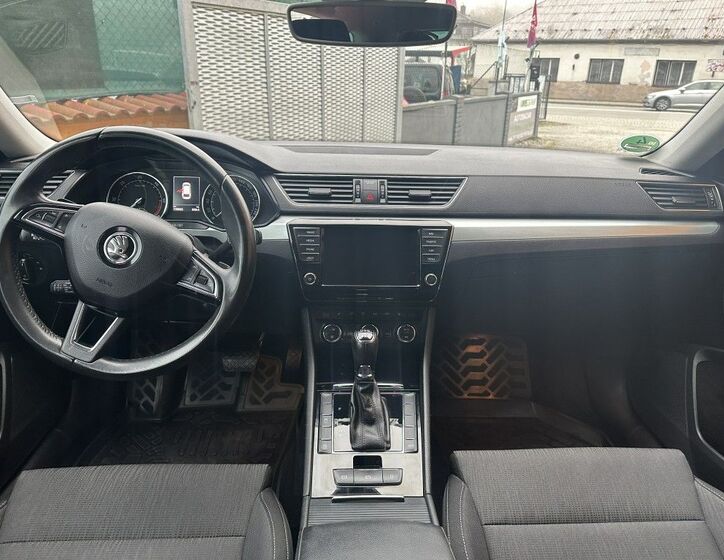 Škoda Superb 12