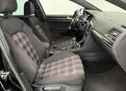 Volkswagen Golf 23