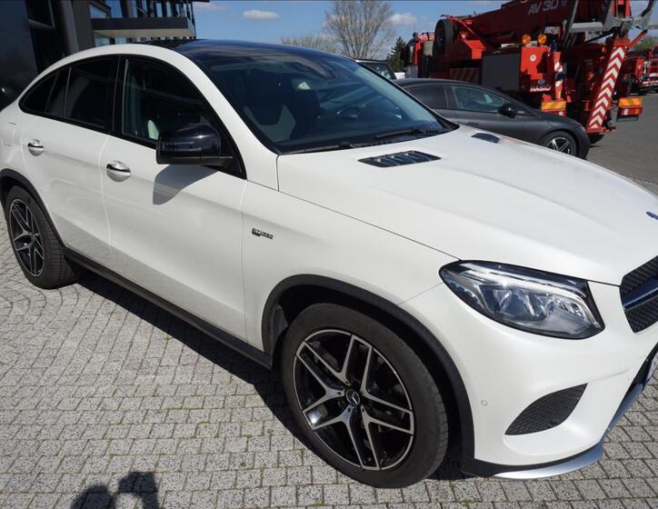 Mercedes-Benz GLE 1