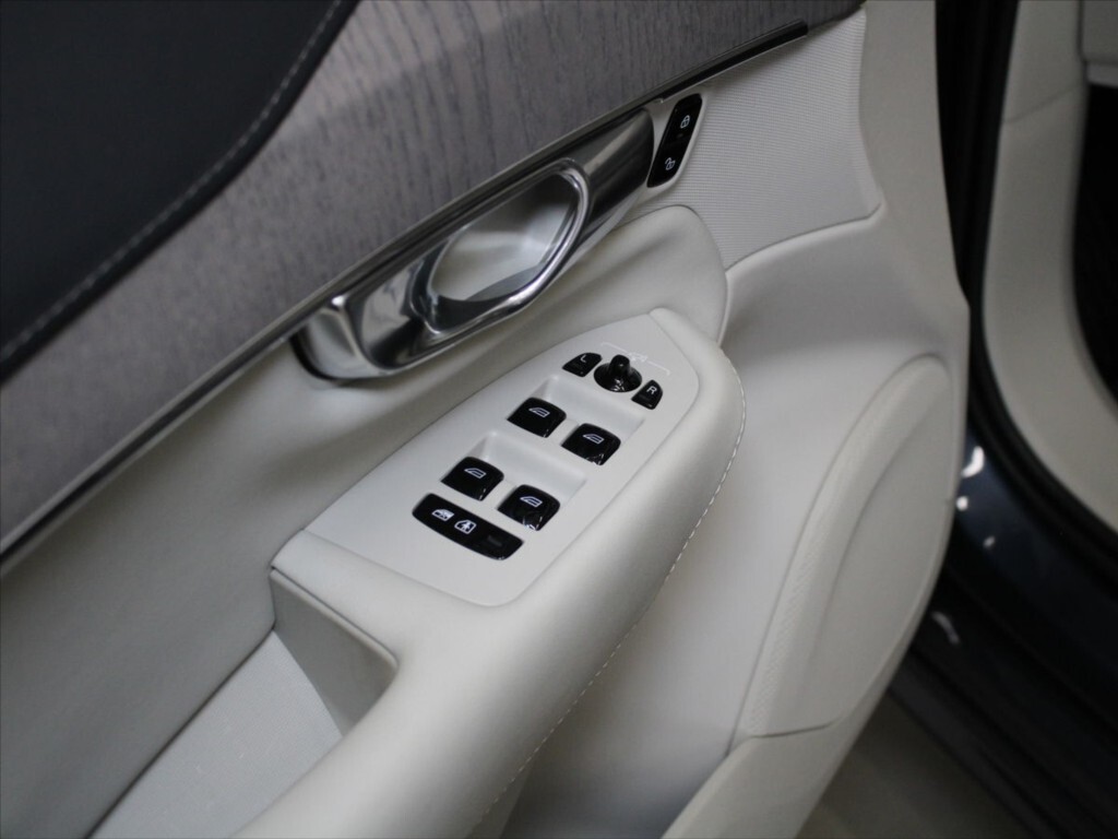 Volvo XC90 18