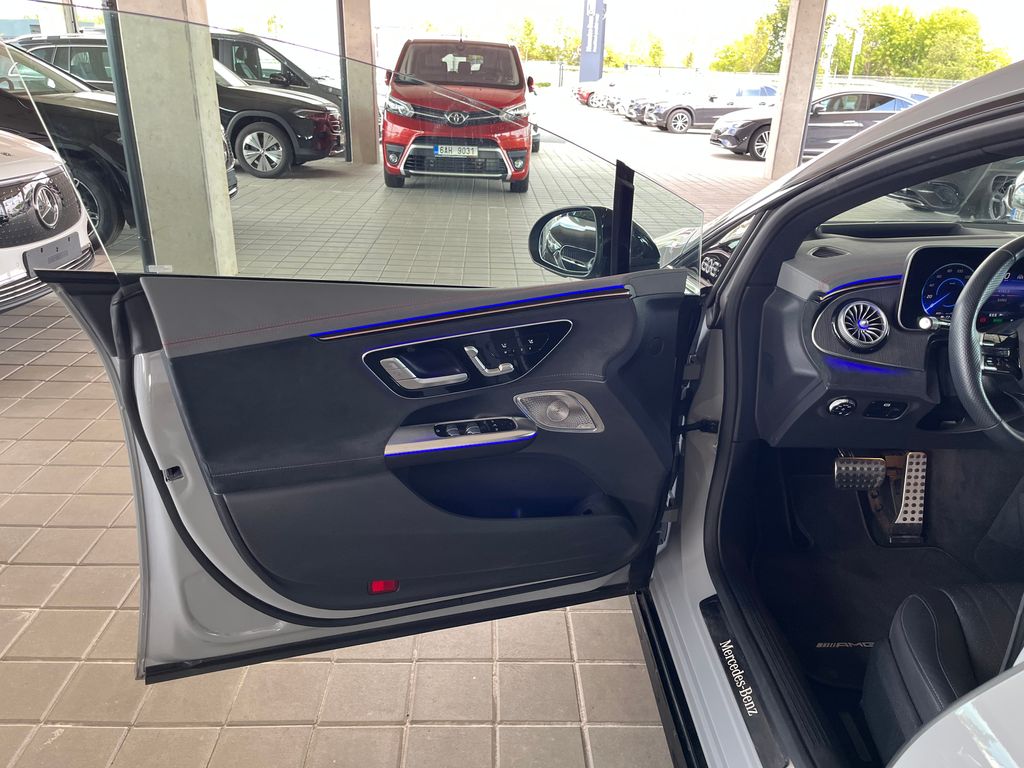 Mercedes-Benz EQE