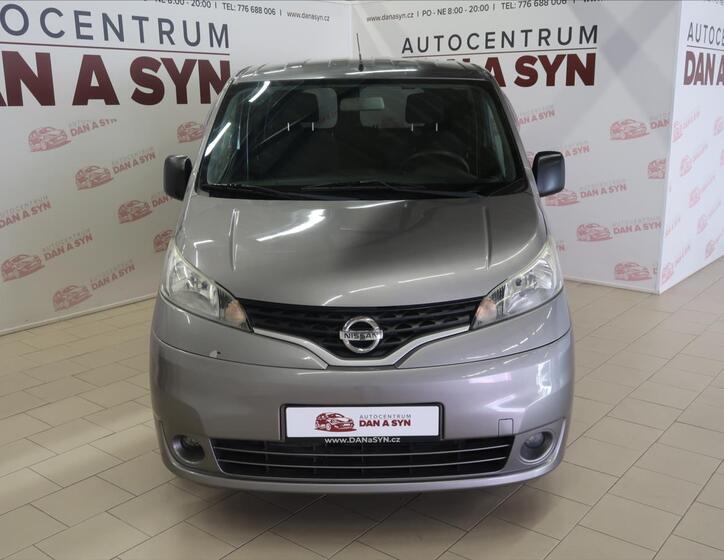Nissan NV200 2