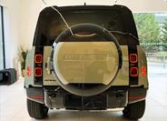Land Rover Defender 6