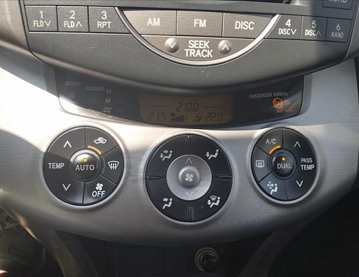 Toyota RAV4 13