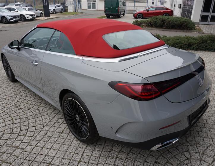 Mercedes-Benz 200 6
